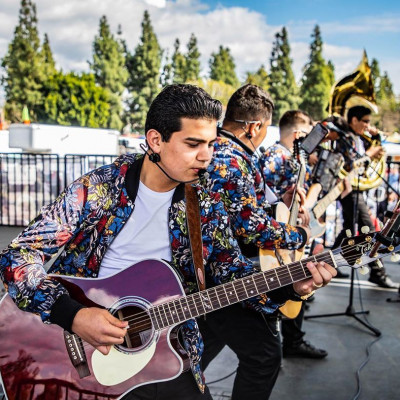 Paramount Swap Meet Performers